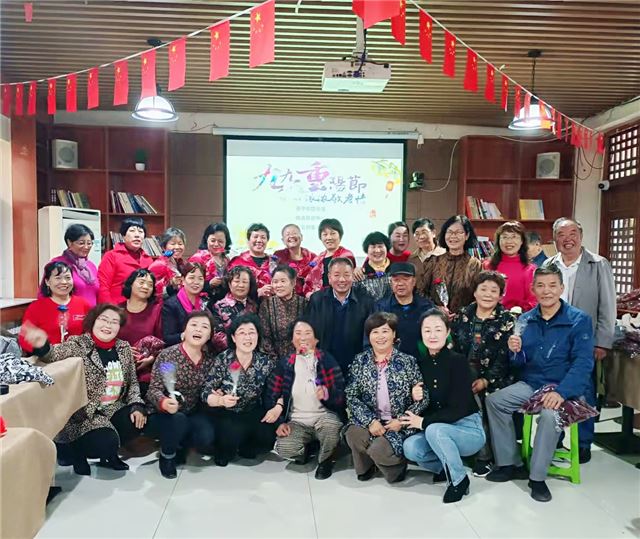 九九重陽(yáng)節(jié) 濃濃敬老情