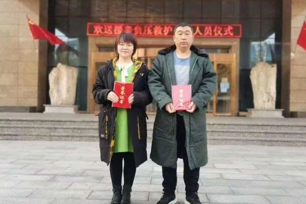 魏縣自媒體協(xié)會(huì)慰問凱旋的醫(yī)護(hù)人員