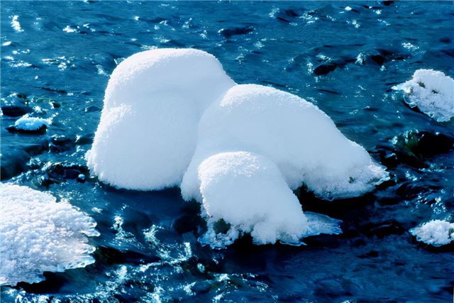 郎立興冰雪攝影展開展 用光影記錄家鄉(xiāng)冰與雪