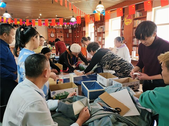 城北創(chuàng)客書吧舉辦我為群眾辦實(shí)事《共建幸福圈 繪就同心圓》活動(dòng)
