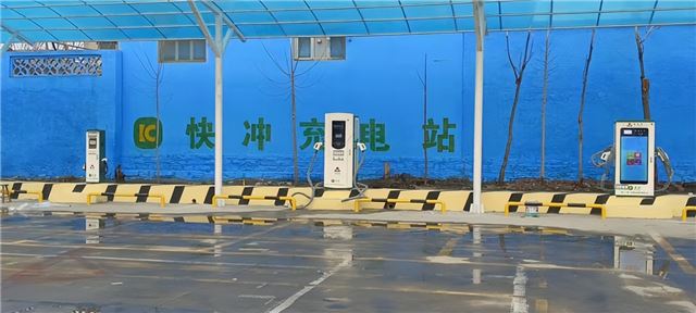 快沖能源科技集團(tuán)公司“拼團(tuán)購車”集體發(fā)車儀式在泉城濟(jì)南舉行