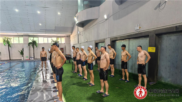 劈波斬浪練硬功 水域救援強(qiáng)本領(lǐng)